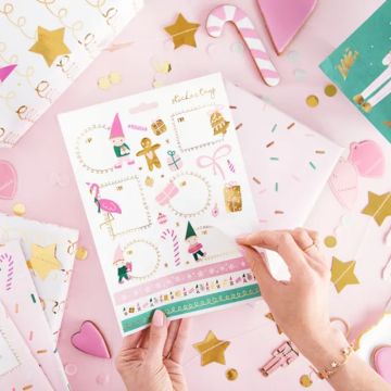 Christmas gift tags with Christmas elves 26x - 8x7.5 cm mix