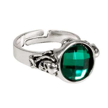 Ring with green stone - one size