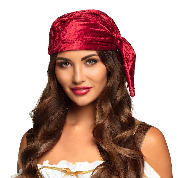 Pirate hat in red velvet