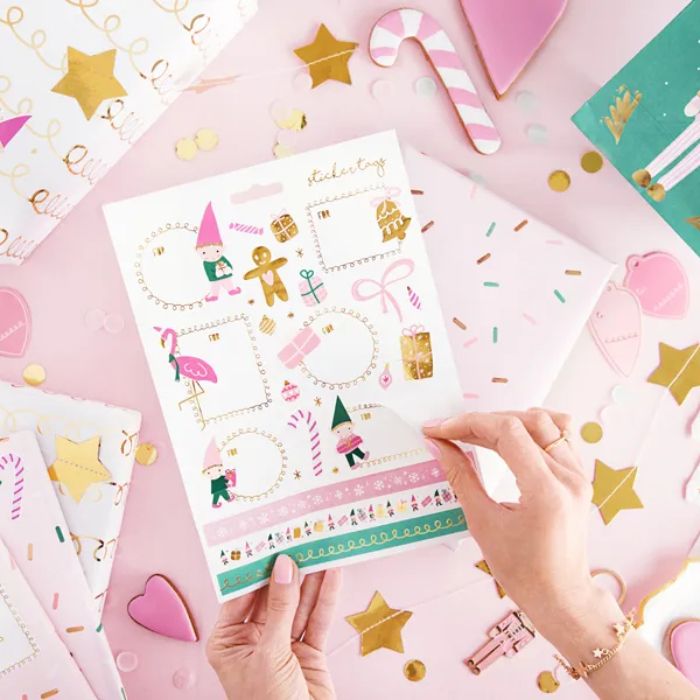 Christmas gift tags with Christmas elves 26x - 8x7.5 cm mix
