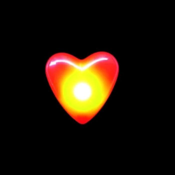 Red blinking LED heart badge 3.5 cm