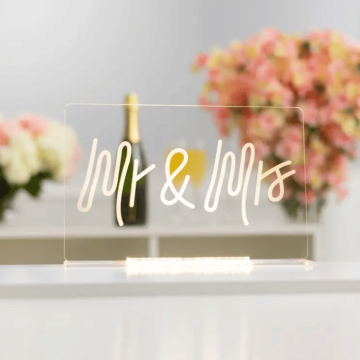 Mr & Mrs neon LED sign - 22.5x35 cm
