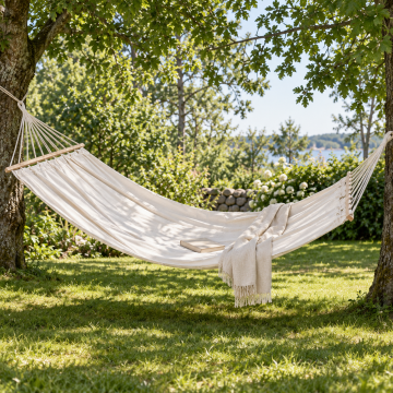 Cotton and Polyester Hammock with Wooden Rods, 200 x 100 cm