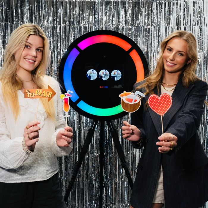 Rent Selfie Box 1-3 days 8K including SMS and 20 props