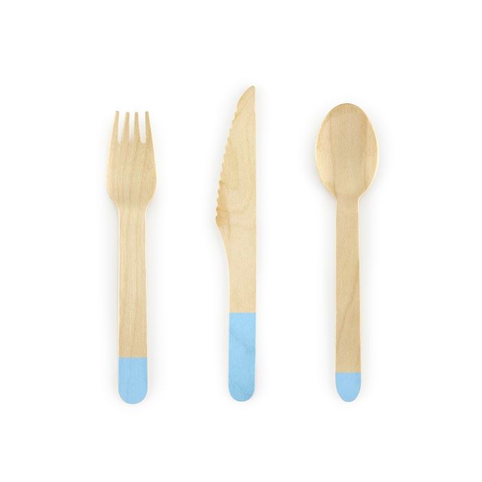 Wooden cutlery with a light blue end, 18 pieces - 16 cm