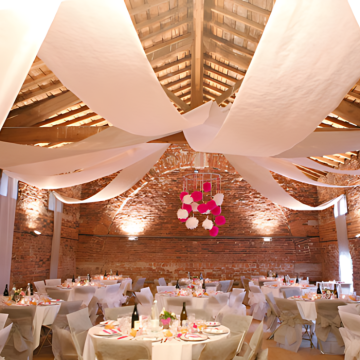 White ceiling banner 25 m